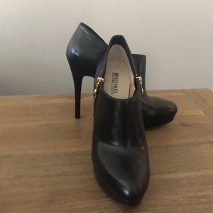 Michael Kors York Bootie 8M